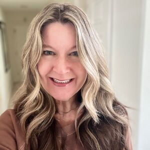 Meet your Posher, Laurie